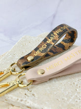 Charger l'image dans la galerie, Porte-clés - MERCI MAITRESSE