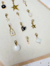 Charger l'image dans la galerie, CHARM’S - Blanc & Or