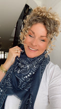 Charger l'image dans la galerie, Foulard - BANDANA
