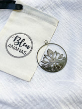 Charger l'image dans la galerie, Pendentif - LOTUS