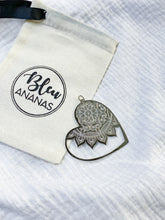 Charger l'image dans la galerie, Pendentif - COEUR & MANDALA