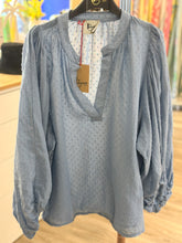 Charger l'image dans la galerie, JOHANNA PARIS - Blouse PLUMETTIS
