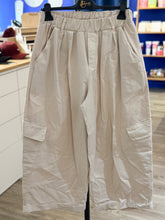 Charger l'image dans la galerie, JOHANNA PARIS - Pantalon magique LARGE A POCHE
