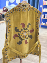 Charger l'image dans la galerie, Gilet - BRODERY
