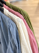 Charger l'image dans la galerie, JOHANNA PARIS - Blouse PLUMETTIS
