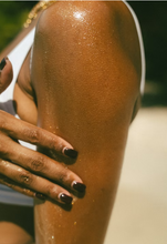 Charger l'image dans la galerie, MADAMIRMA - Huile Pailletée
