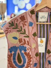 Charger l'image dans la galerie, Gilet - BRODERY
