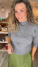 Charger l'image dans la galerie, Look du jour - GRIS ou KAKI ?
